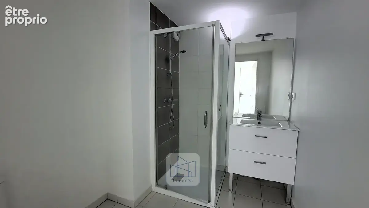 Nantes Doulon - Appartement T2 de 2015 avec stationnement ! - photo 4