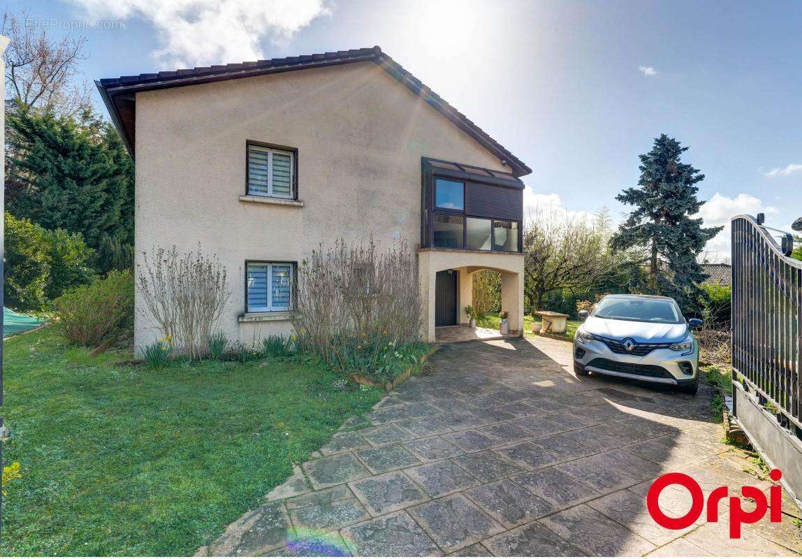 Maison à RILLIEUX-LA-PAPE