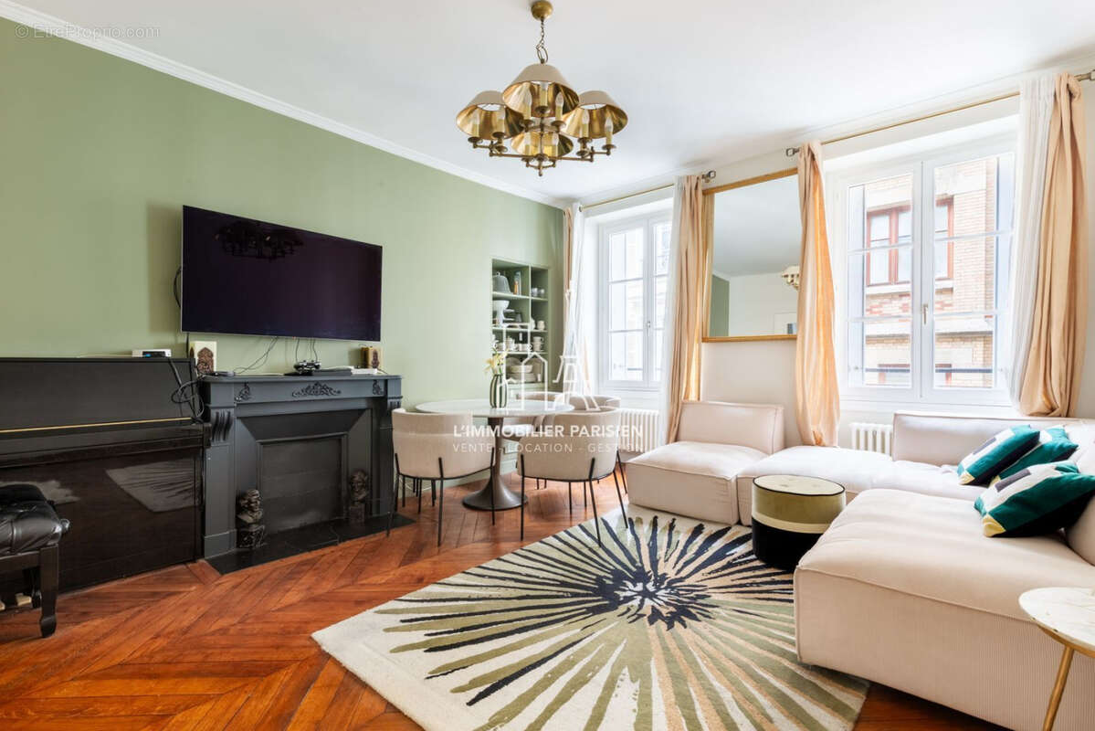 Appartement à PARIS-17E