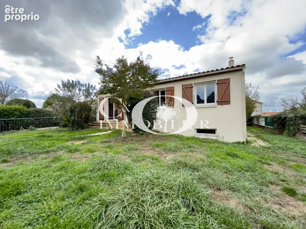 Maison 3 chambres + un bureau - garage et 622 m2 de terrain - photo 1