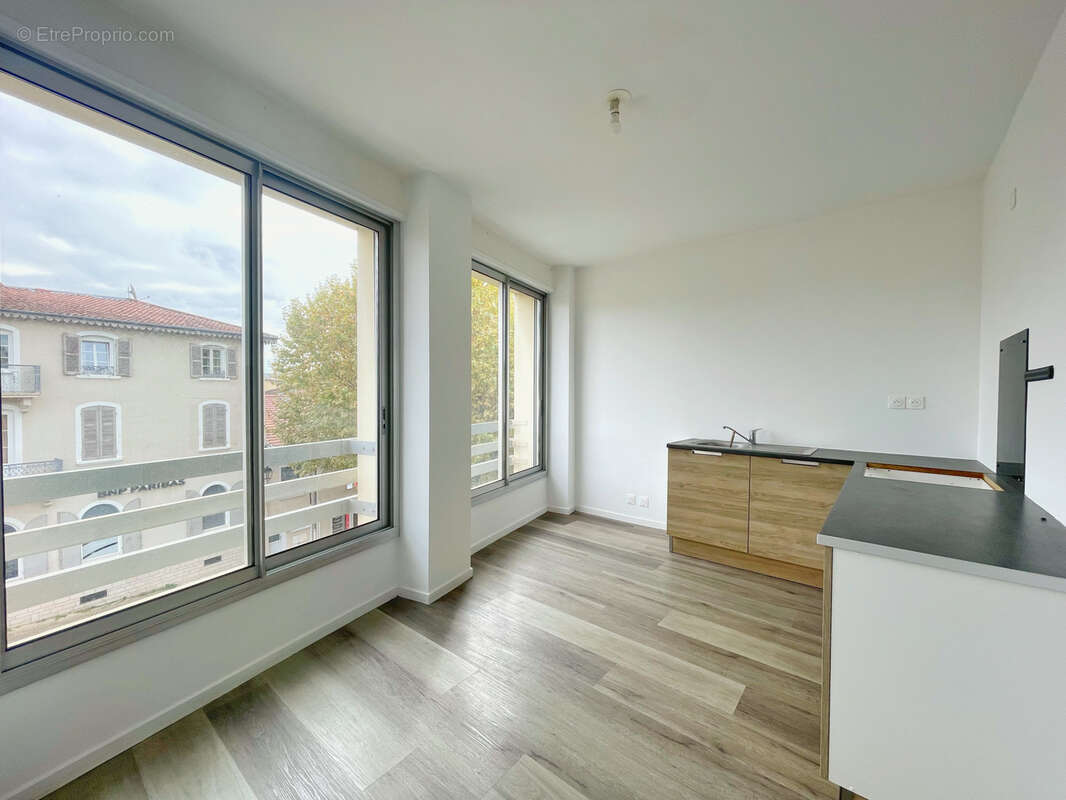 Appartement à SAINT-SYMPHORIEN-D'OZON