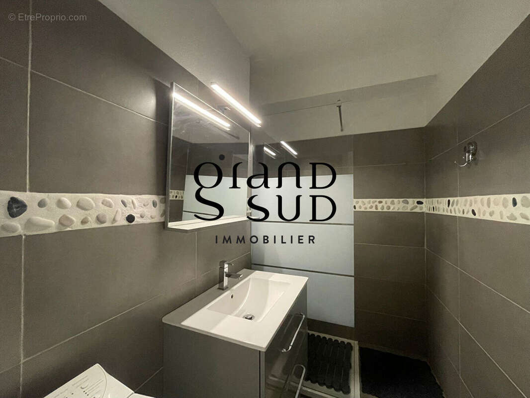 Appartement à MAUGUIO