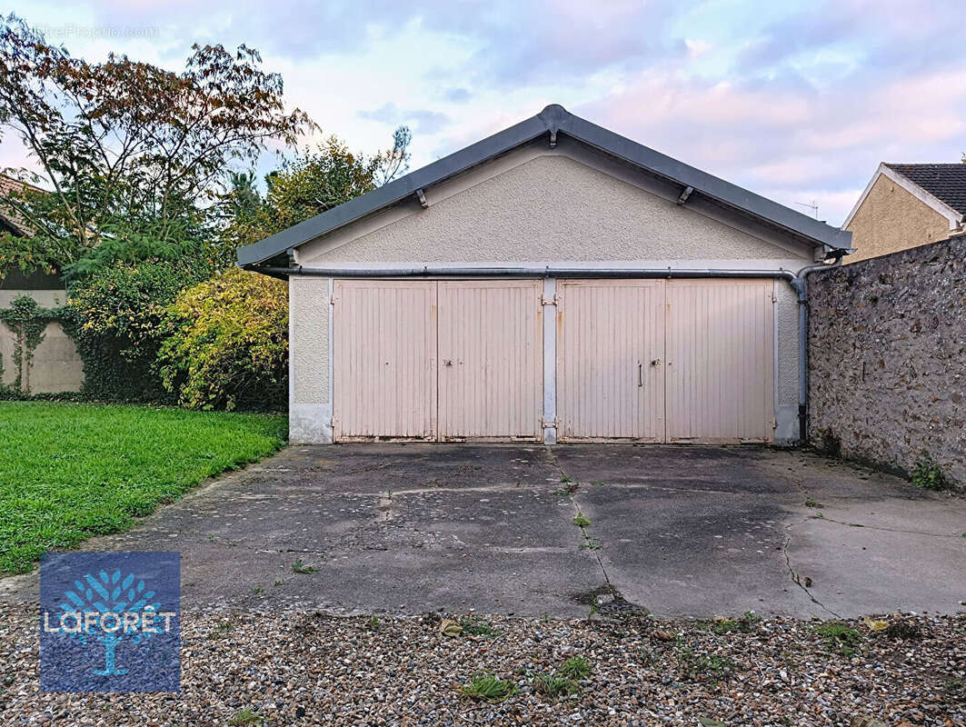Maison à VERT-LE-GRAND
