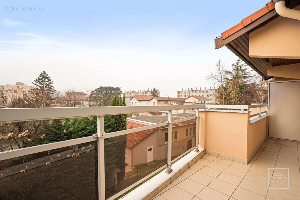 Appartement à SATHONAY-CAMP