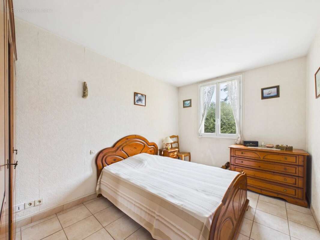 Appartement 3/4 pièces balcon, cave et parking collectif – Nice Rue Désirée Clary - photo 7