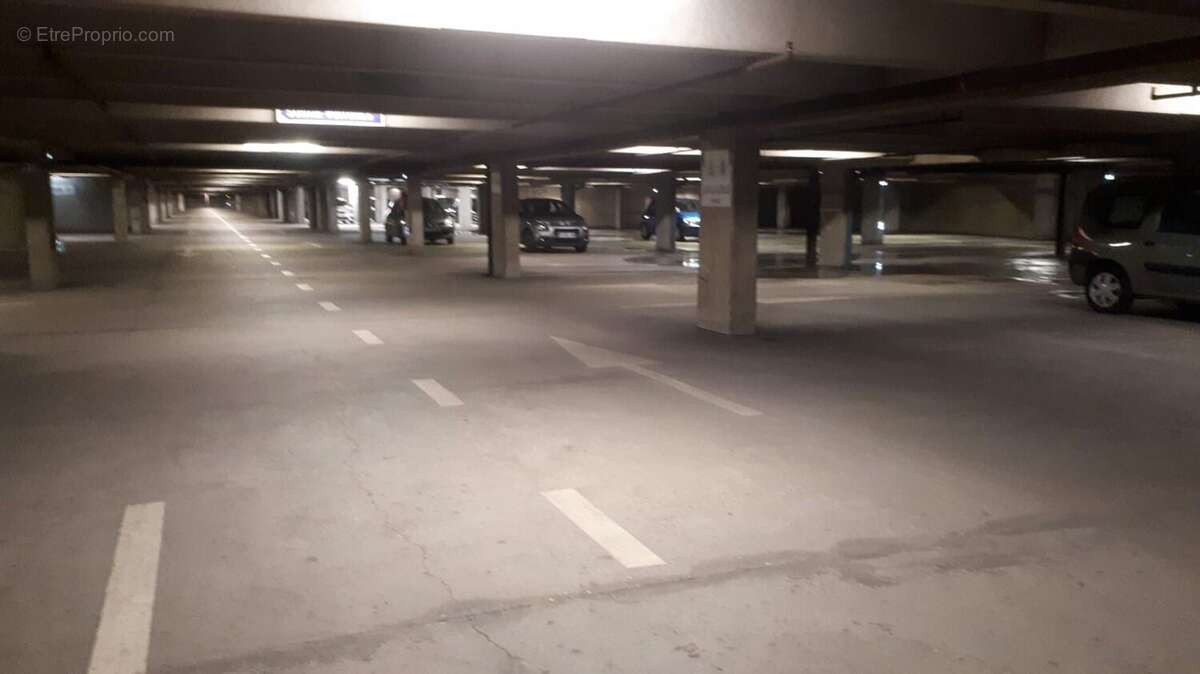 Parking à CRETEIL
