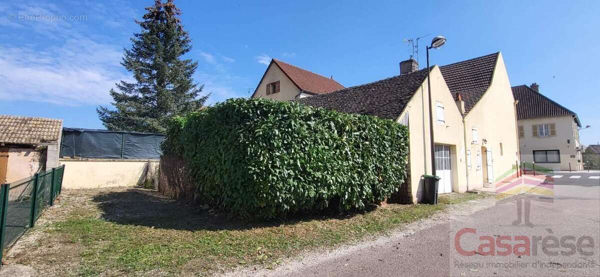 Maison à BEY