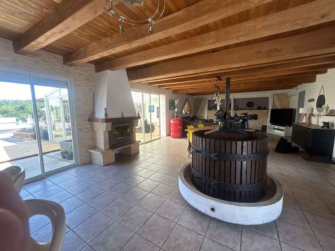 Grande maison familiale de 185 m2   À seulement 10 minutes de Périgueux est - photo 5