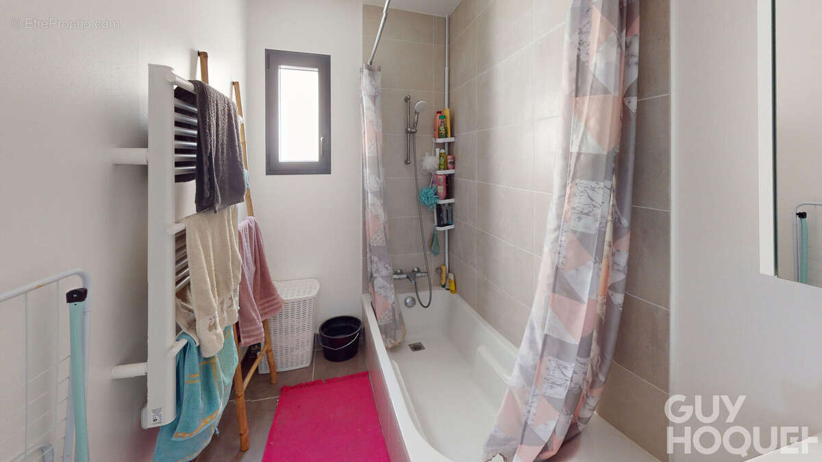 Maison à FONTAINE-LE-COMTE