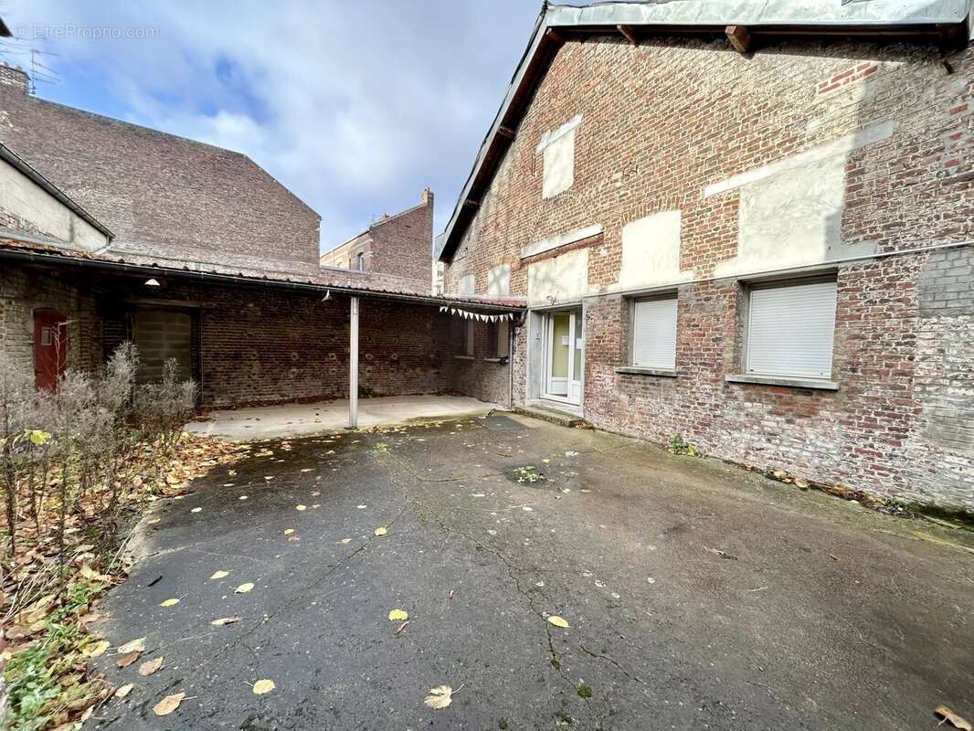 Cambrai, ensemble de bureaux - photo 9