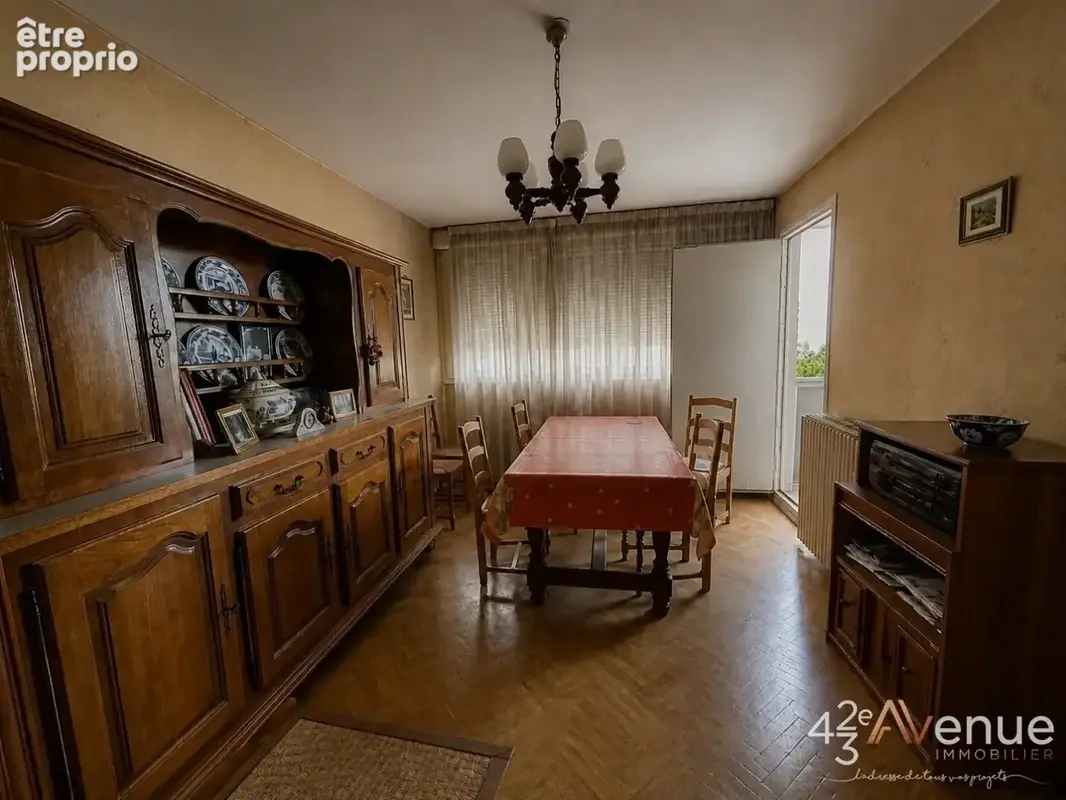 Appartement 2 pièces 47 m² à vendre à Saint-Etienne (42000) - photo 2