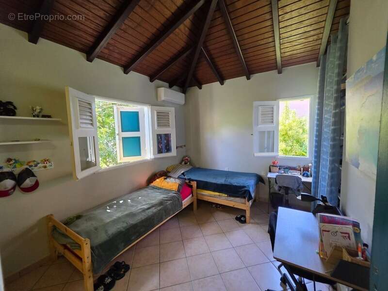 Maison à BAIE-MAHAULT