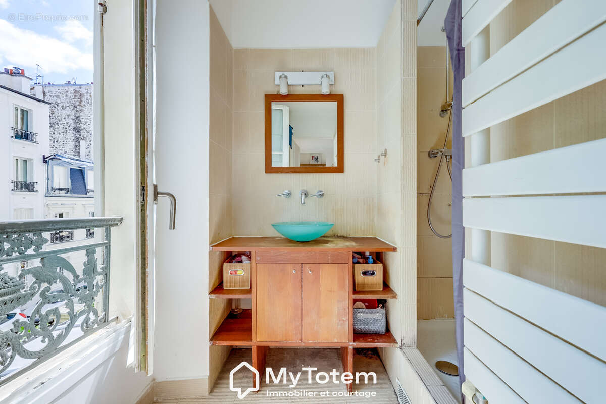 Appartement à PARIS-17E