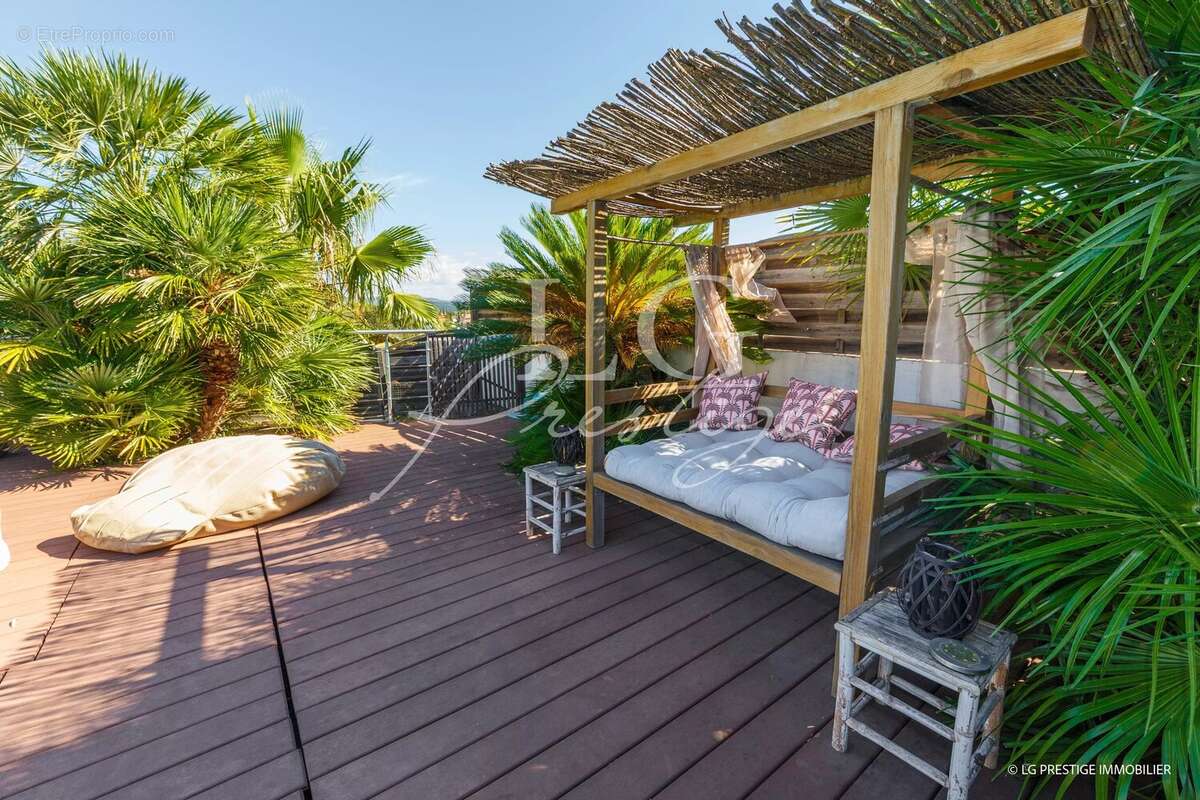 Maison à MANDELIEU-LA-NAPOULE