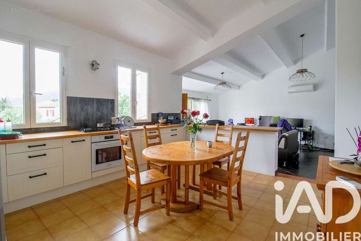 Maison 104 m² à Gonfaron  - photo 2