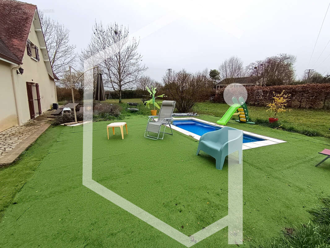 Maison à COSNE-COURS-SUR-LOIRE