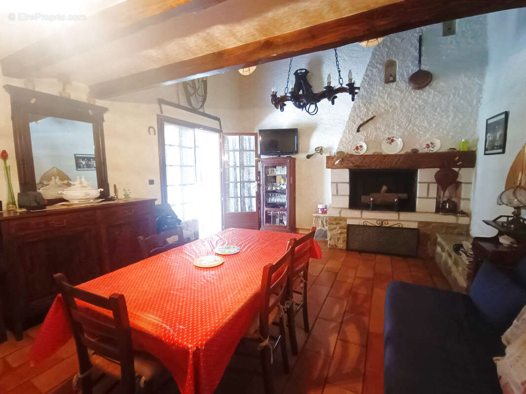 Maison à SAINT-JULIEN-LE-ROUX