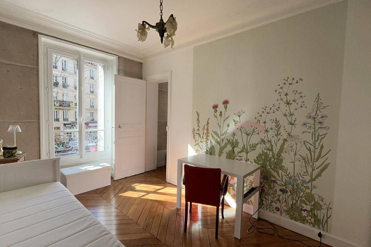 Appartement à PARIS-10E