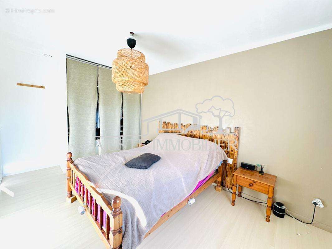 Maison à SAINT-VICTORET