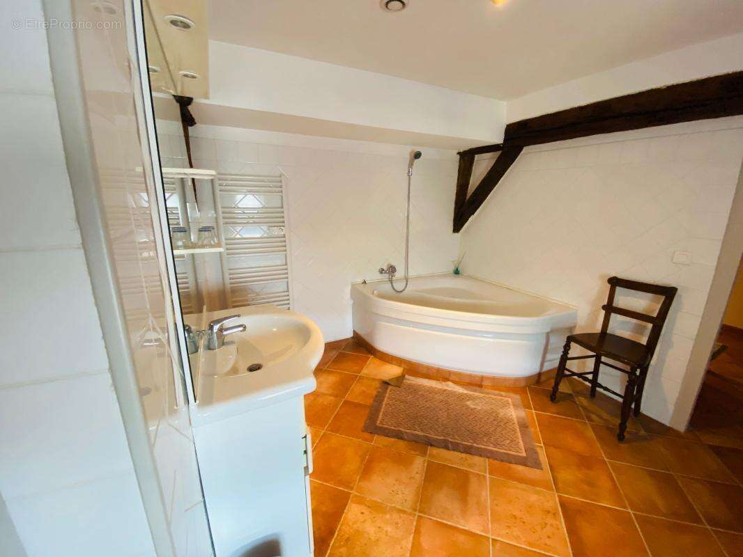 Maison à SAINTE-ALVERE