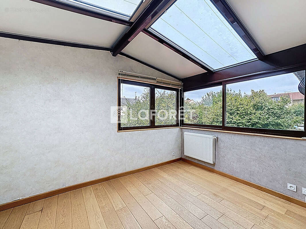 Maison à BONNEUIL-SUR-MARNE