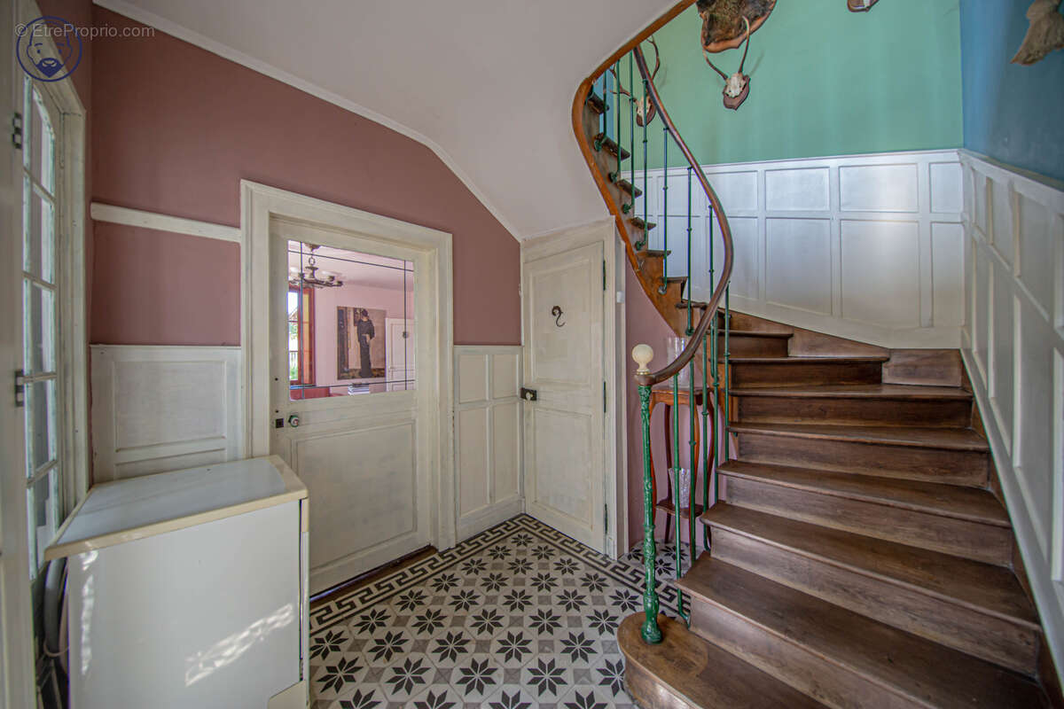 Maison de charme de 165 m2 avec dépendances - photo 11
