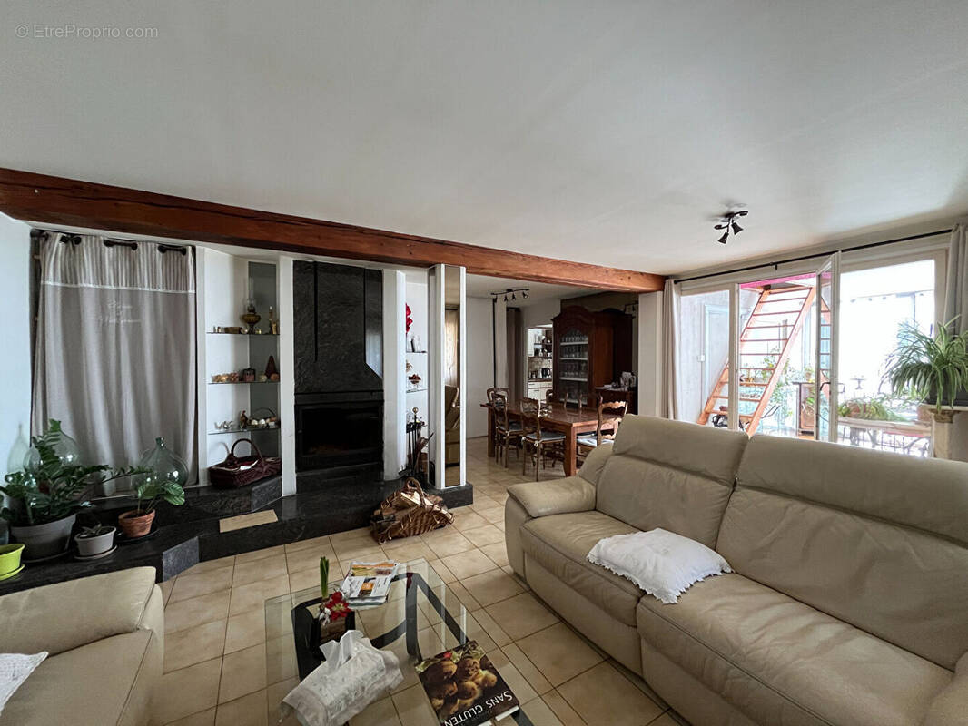 Appartement à CHATEAUNEUF-DE-GADAGNE