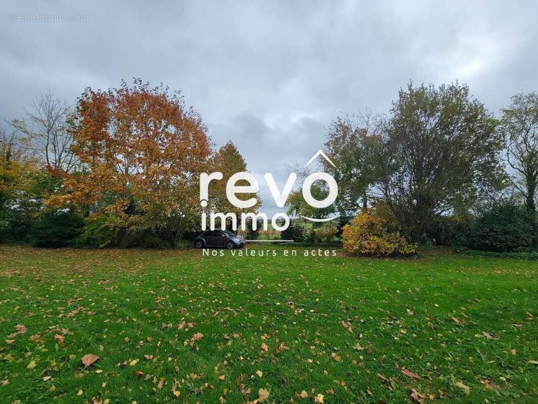 Maison à SAINT-REMY-EN-MAUGES