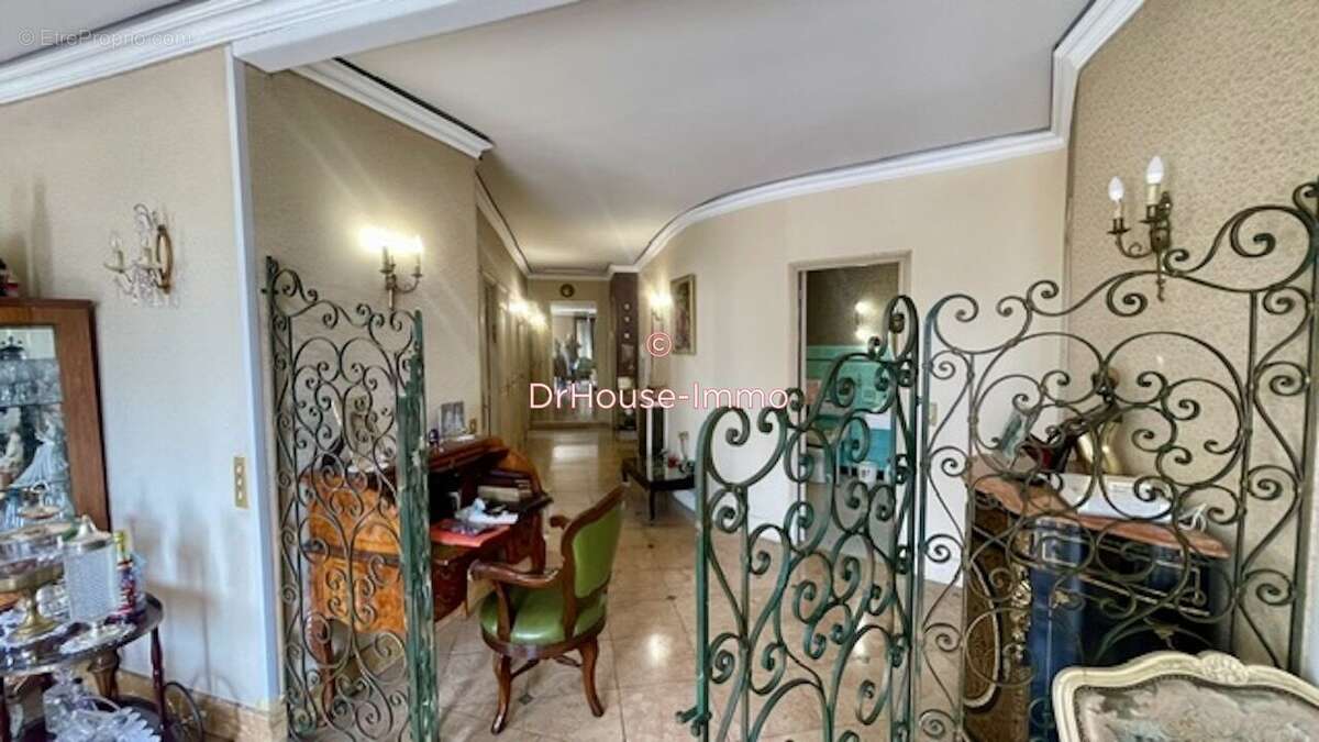 Appartement à LES PAVILLONS-SOUS-BOIS