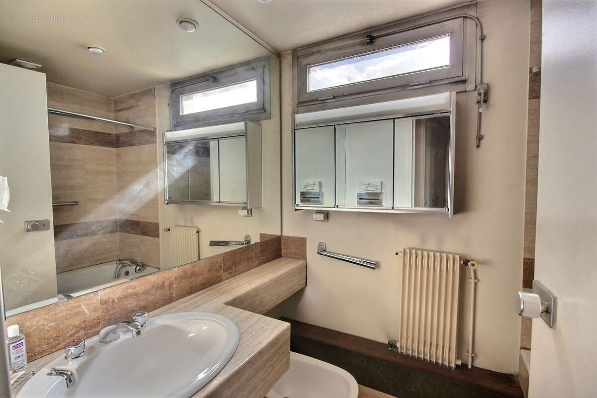 Appartement à SURESNES