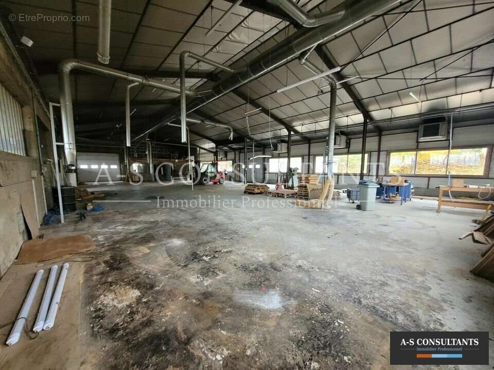 Commerce à MORAS-EN-VALLOIRE