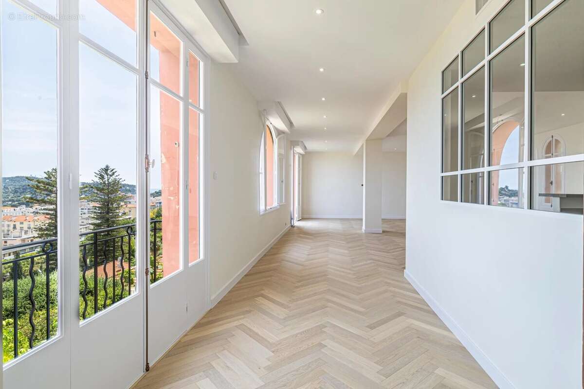 Appartement à BEAULIEU-SUR-MER