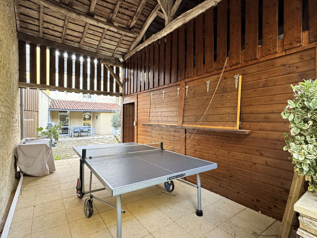 Maison à BARBEZIEUX-SAINT-HILAIRE