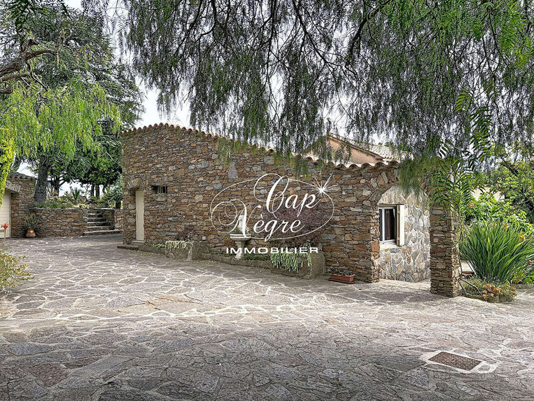 Maison à RAYOL-CANADEL-SUR-MER
