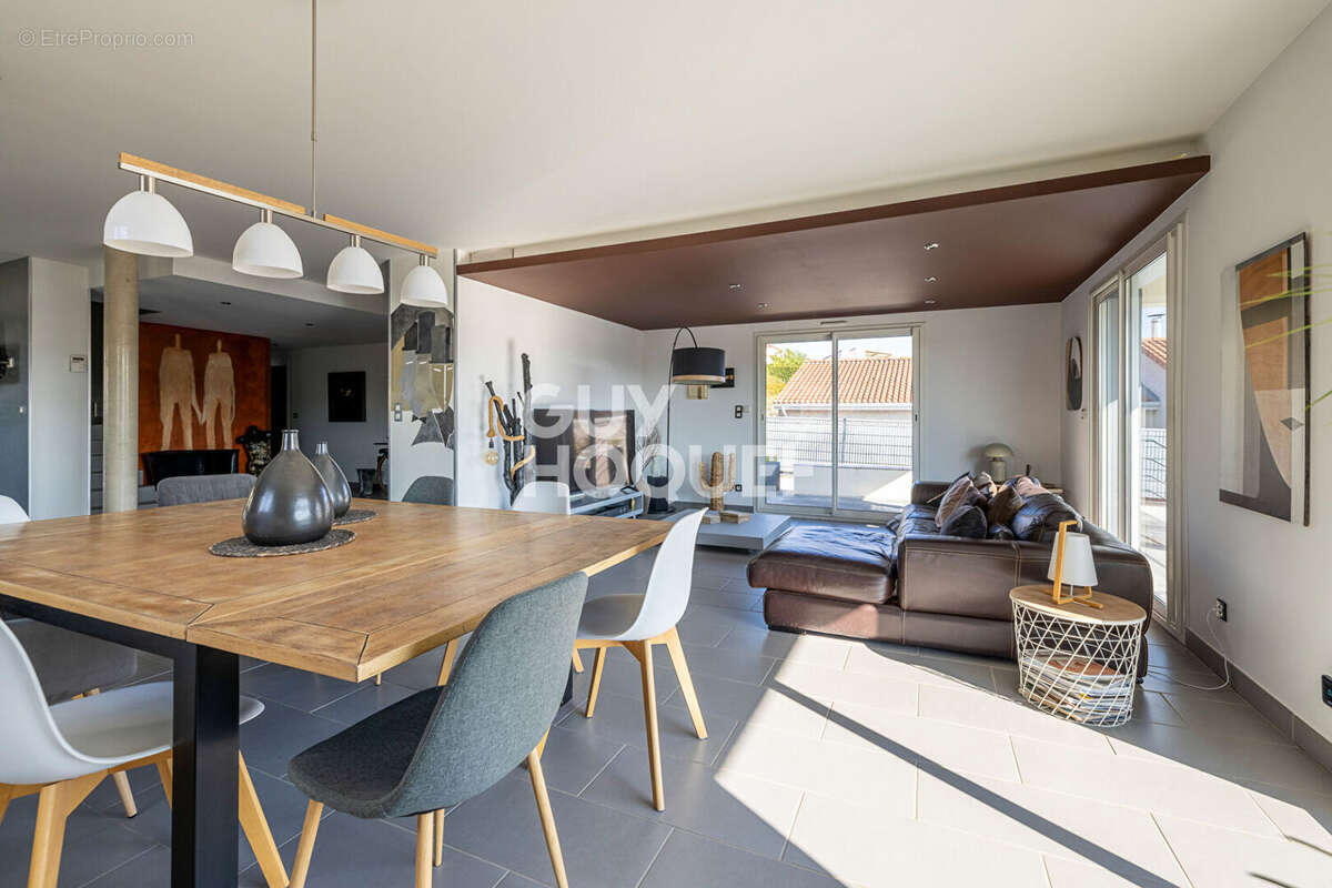 Maison Le Cendre 156 m2 - 4 chambres - Piscine - photo 4