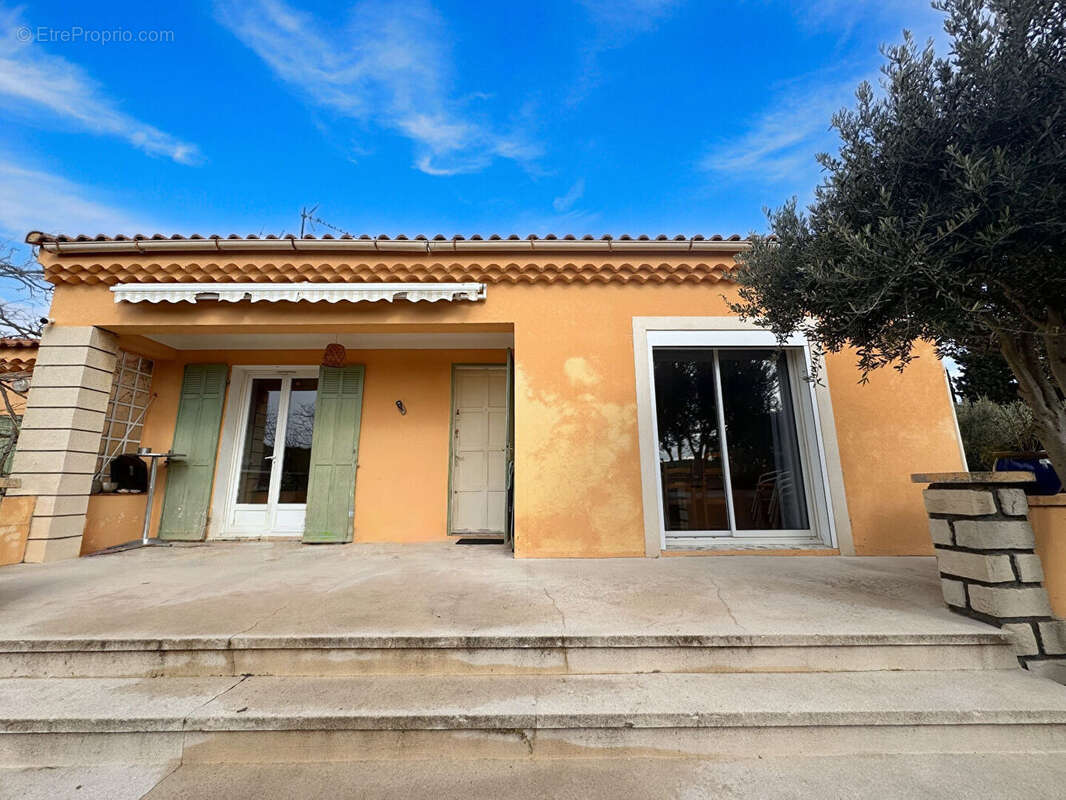Maison à CHATEAUNEUF-LES-MARTIGUES