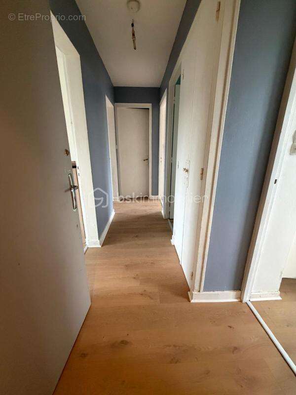 Appartement de trois pièces, 55 m² , cave, place de parking libre - photo 2