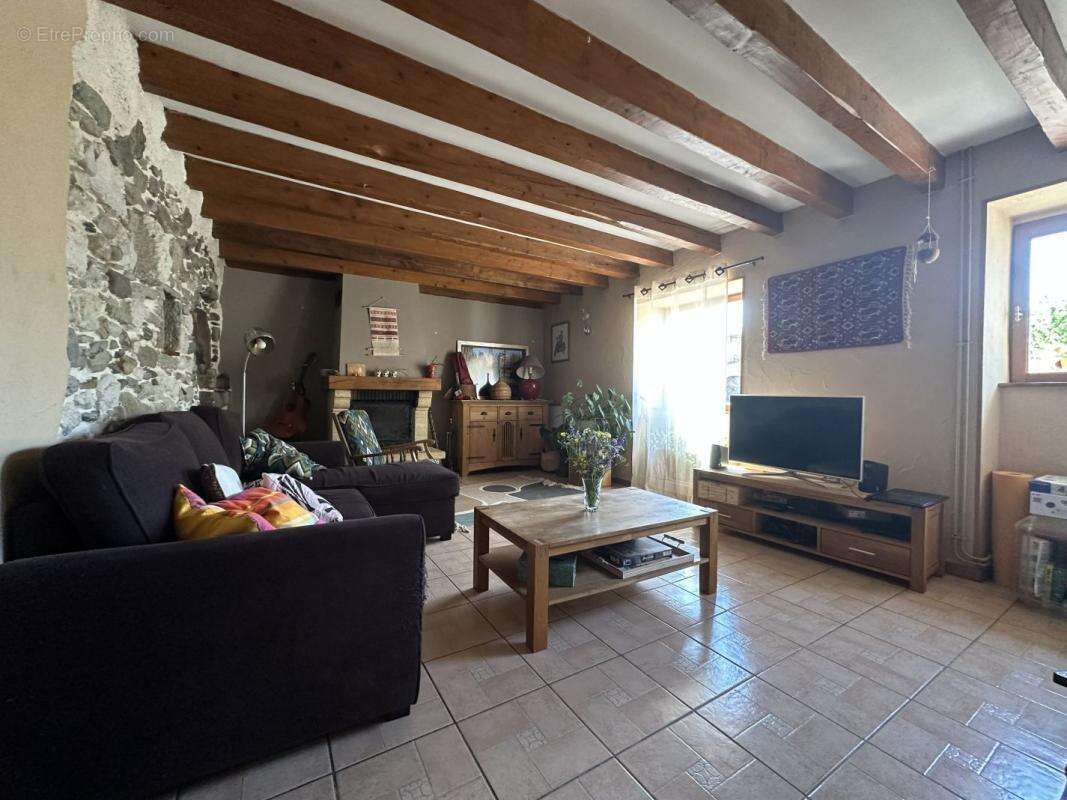 Maison à MOYE
