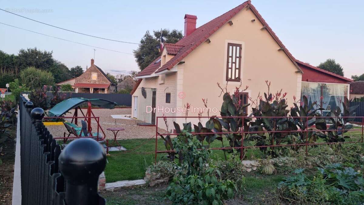 Maison à DAMPIERRE-EN-GRACAY