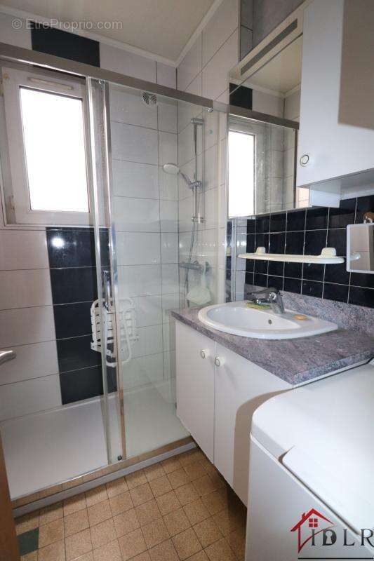 Maison à LA RIVIERE-DRUGEON