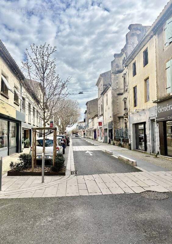 Appartement à BAGNOLS-SUR-CEZE