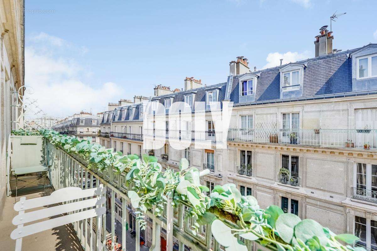 Appartement à PARIS-18E