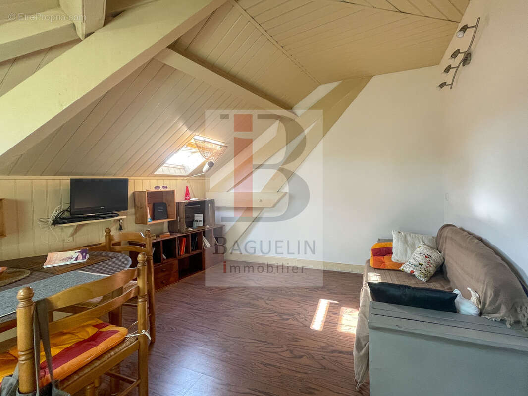 Appartement à FOURAS