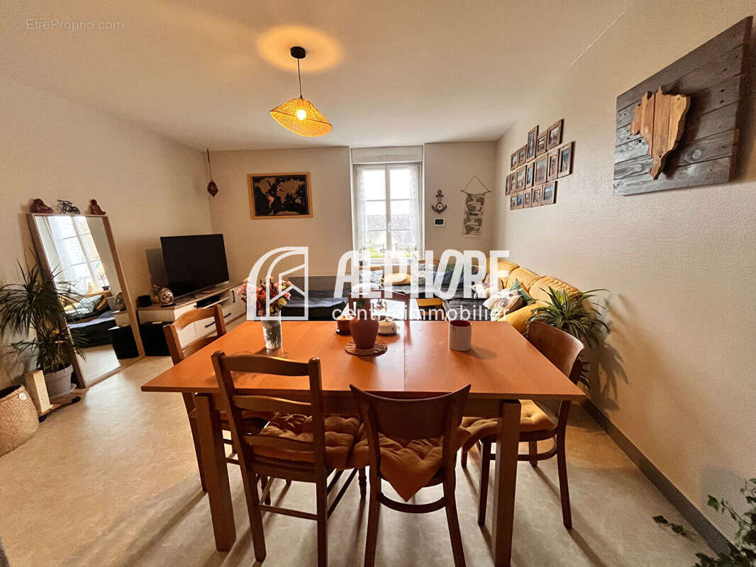 Appartement à INDRE