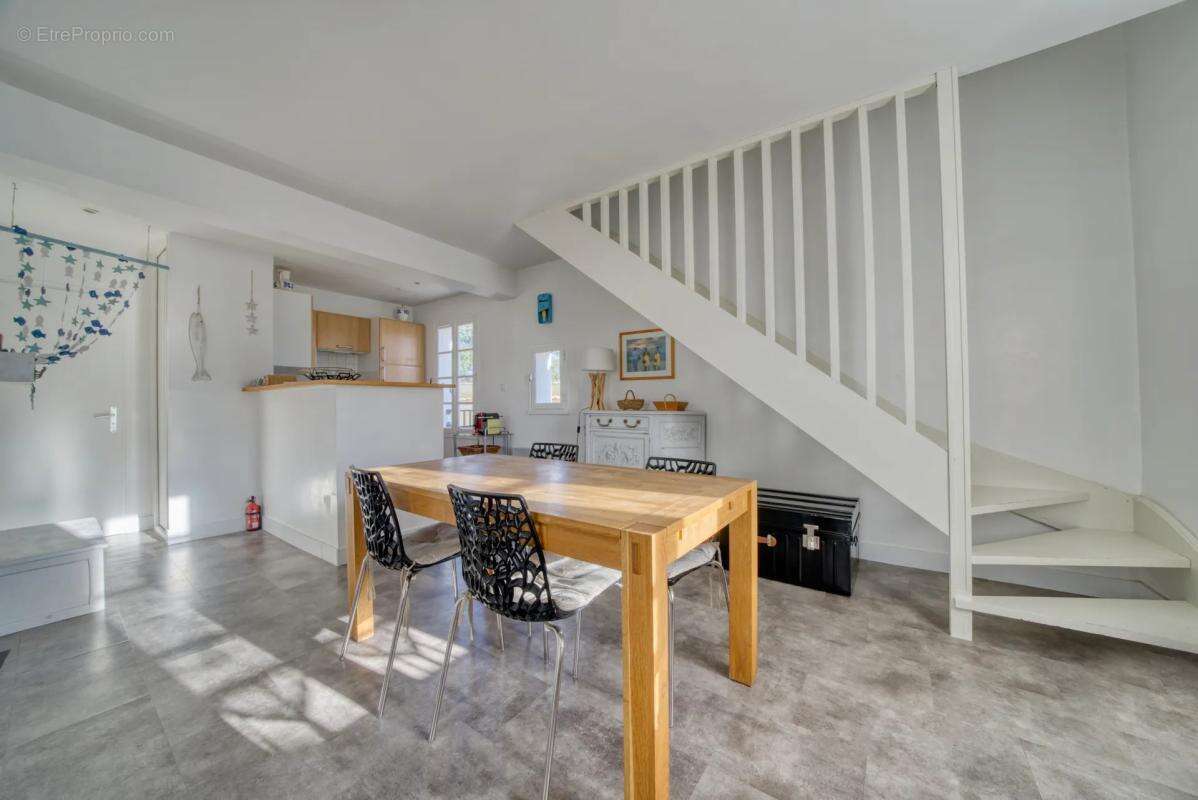 Appartement à SAINT-MARTIN-DE-RE