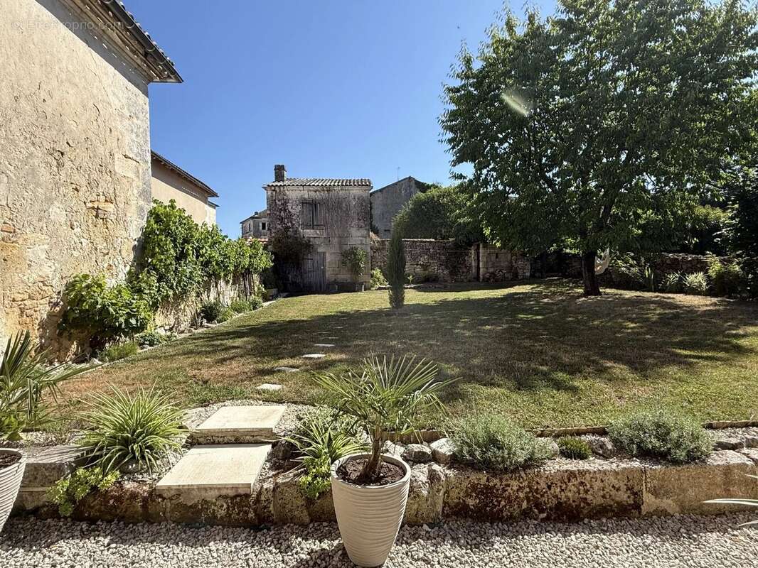 Propriété d’exception à fort potentiel touristique, au cœur de Mareuil-en-Périgord - photo 15