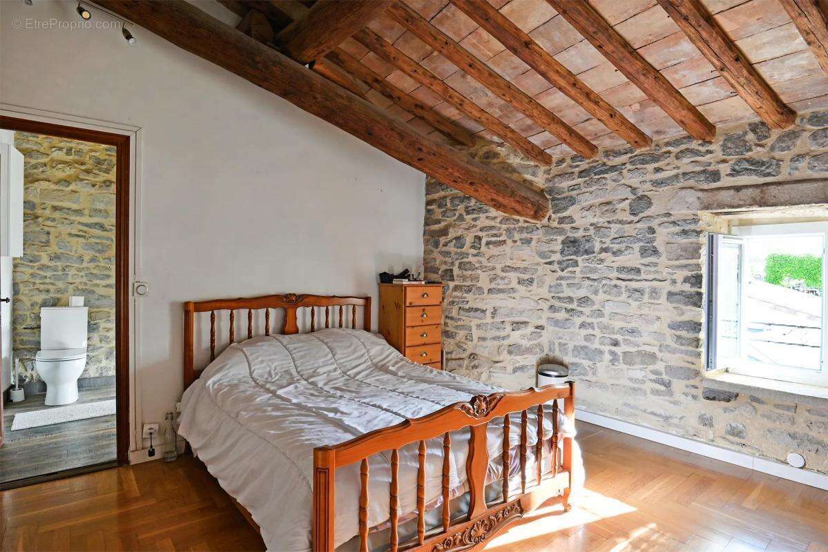 Maison à CLARENSAC