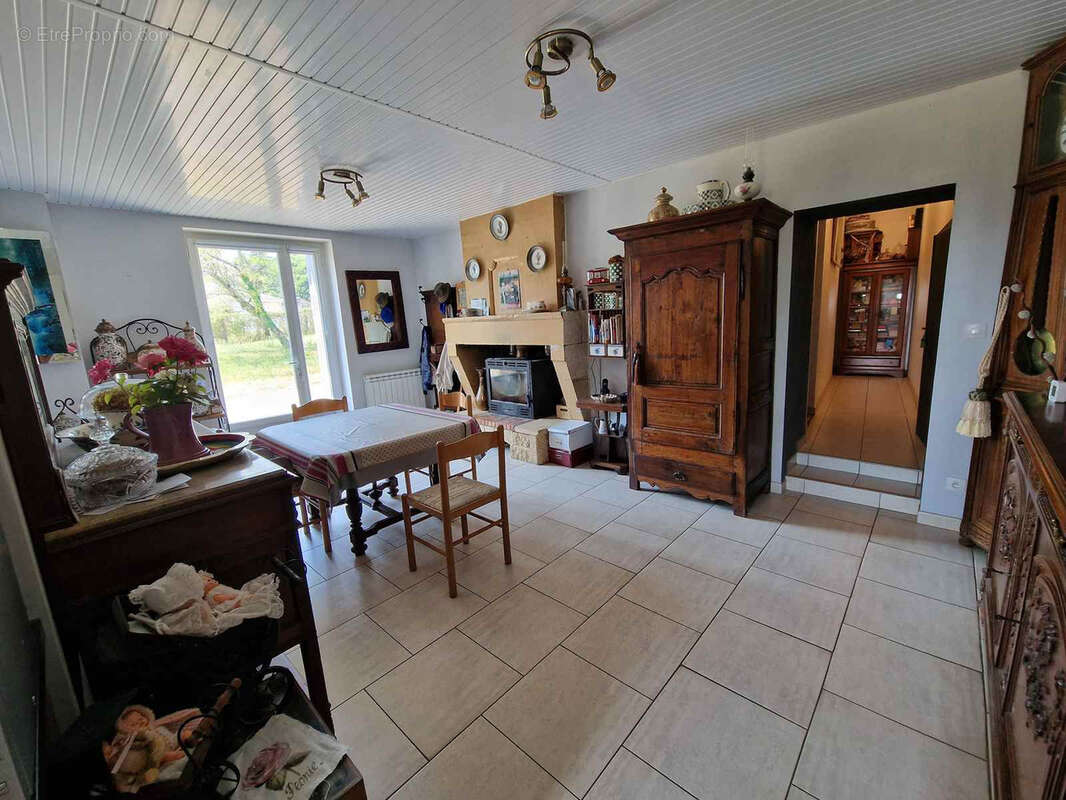 Ancienne ferme avec dépendances sur terrain de 1.2 hectare - photo 16