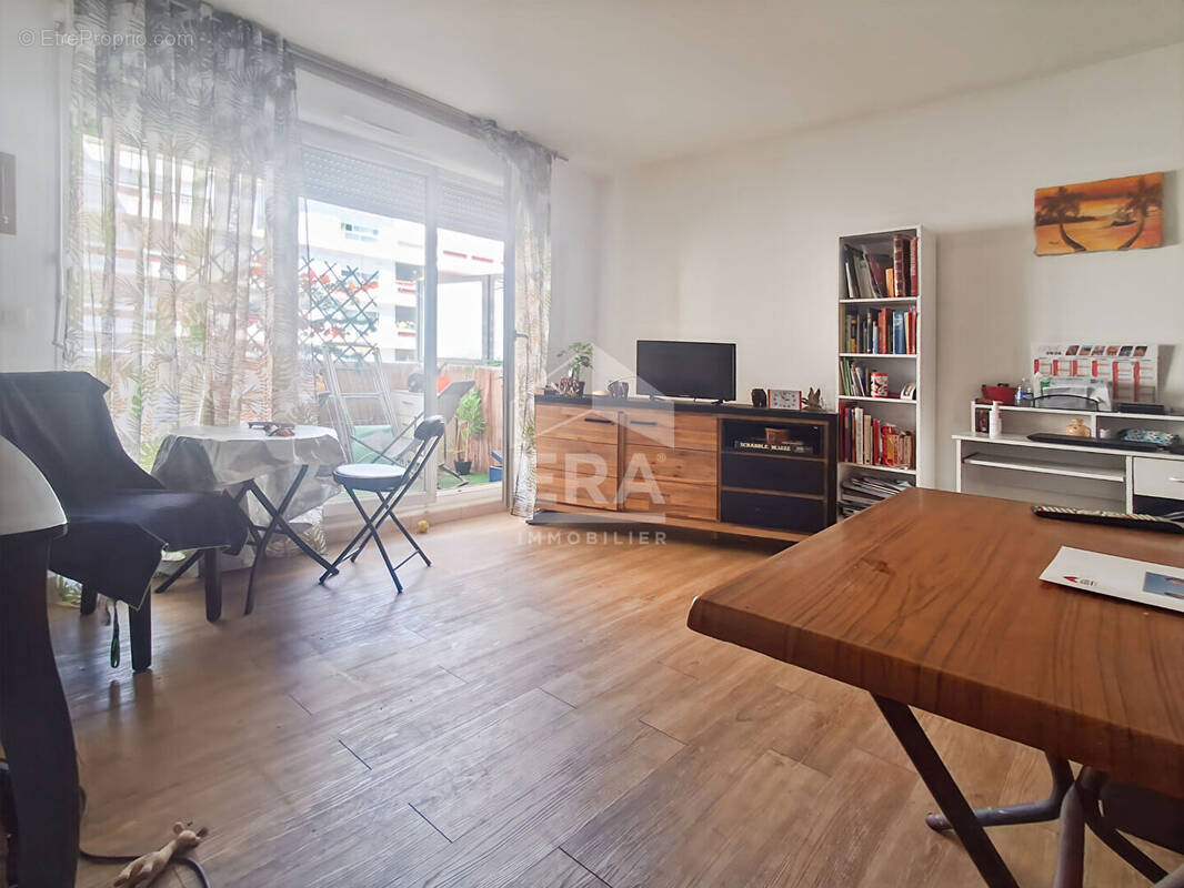 Appartement à MARSEILLE-4E