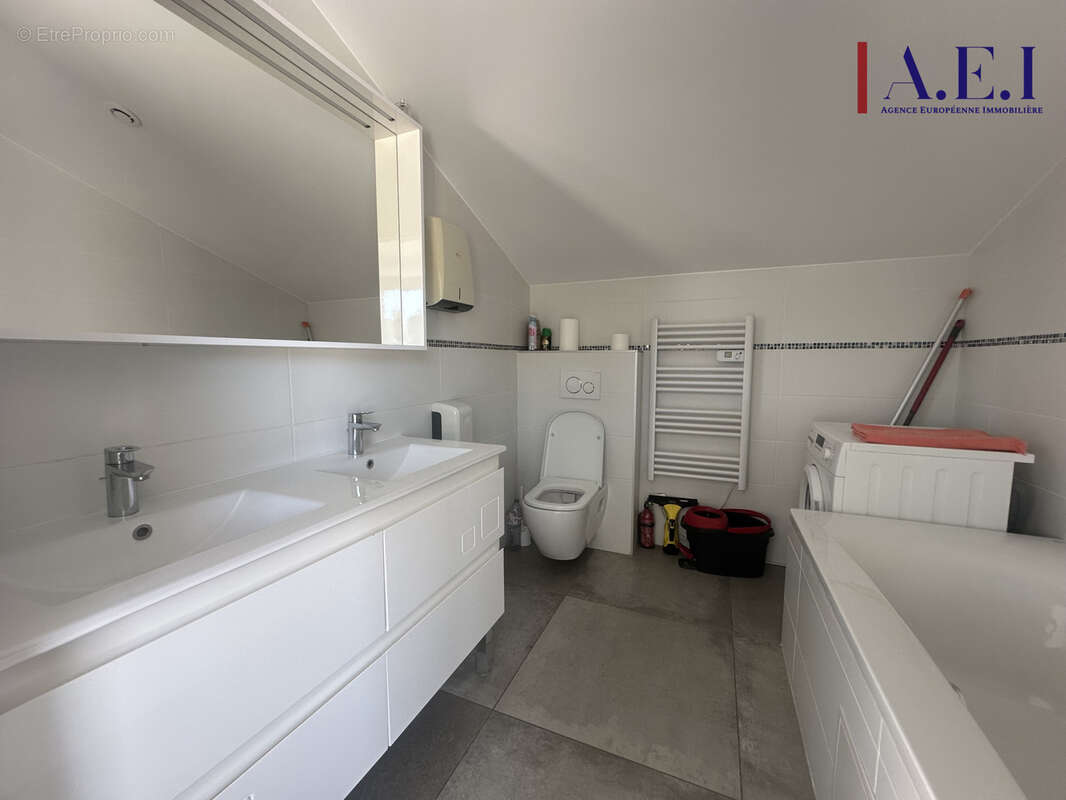 Appartement T4 avec terrasses et stationnement privatif - photo 12
